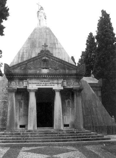 Palmela mausoleum